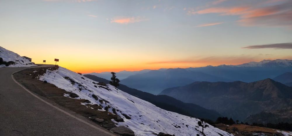 Chopta Tourism: Best Places, Treks, and Travel Guide