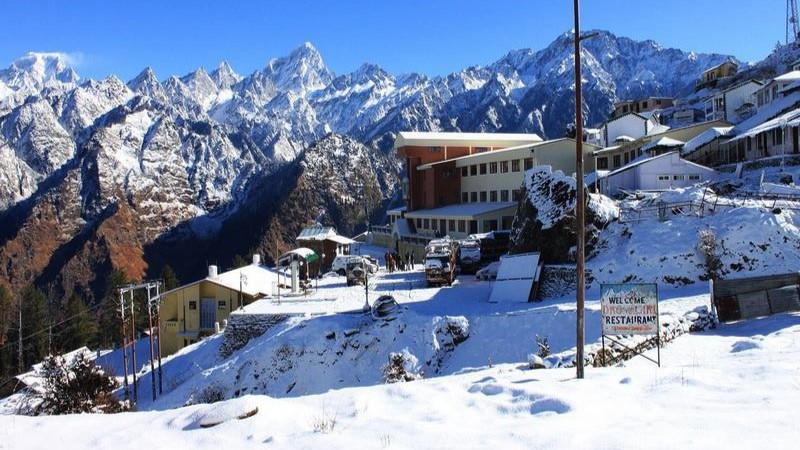 Snowfall in Uttarakhand - chakrata